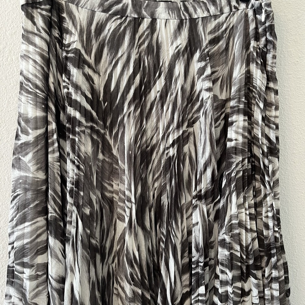 Talbots Women's Midi Skirt Size 10 Black Ivory Print Accordion Sheer Lined Zip - Picture 3 of 15